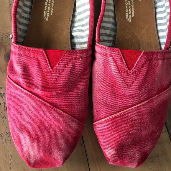 Toms - Picture 2 of 2